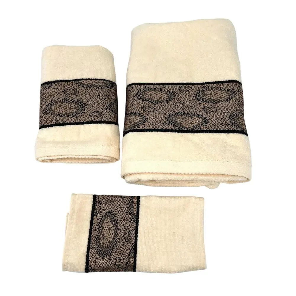 NWOT Vintage Abouchar animal print border 3 towels set. Bath hand and wash rug